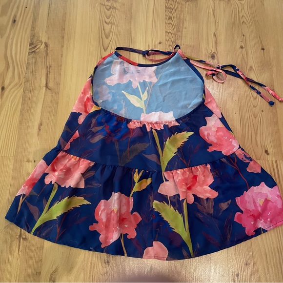 Everly Blue Floral Halter Tank Top size small - Picture 3 of 5